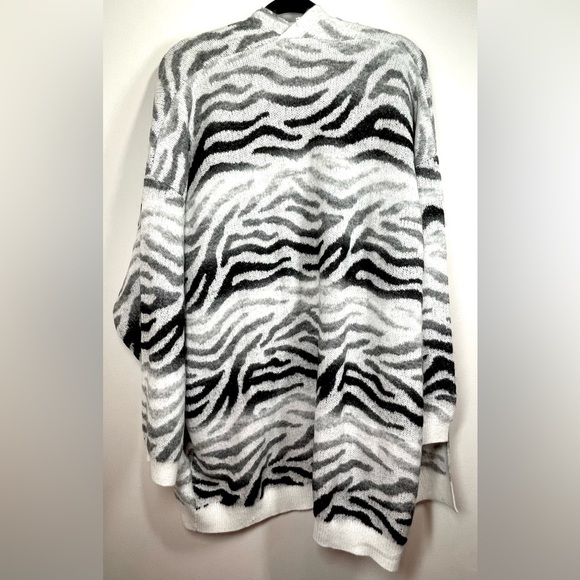 NWOT BOBEAU Women’s Plus Size‎ Ombre Zebra Stripe Sweater Cardigan Size 3X - Picture 2 of 7